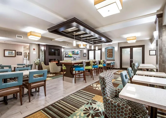 Hampton Inn West