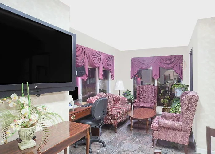 Super 8 By Wyndham Decatur Priceville