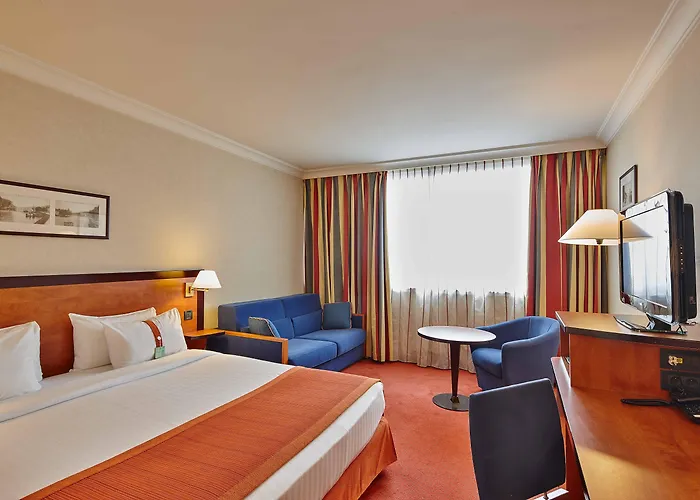 Doubletree By Hilton Paris Bougival