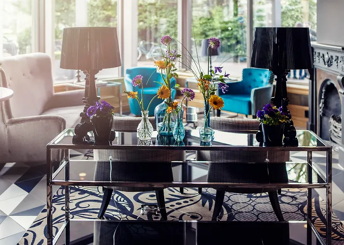 Carlton Square Hotel