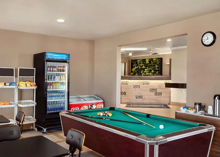Travelodge By Wyndham Lake Havasu