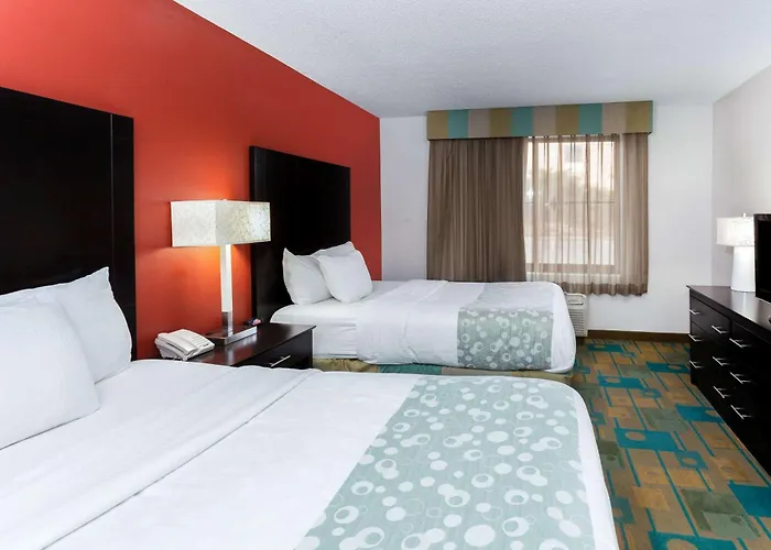 La Quinta By Wyndham Milwaukee Bayshore Area
