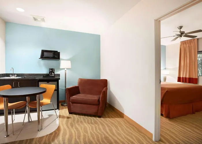 Super 8 By Wyndham Indio