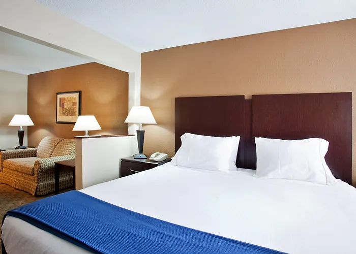 Holiday Inn Express Tuscola