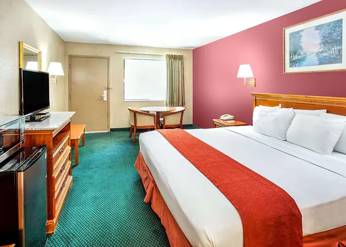 Days Inn By Wyndham Kennesaw
