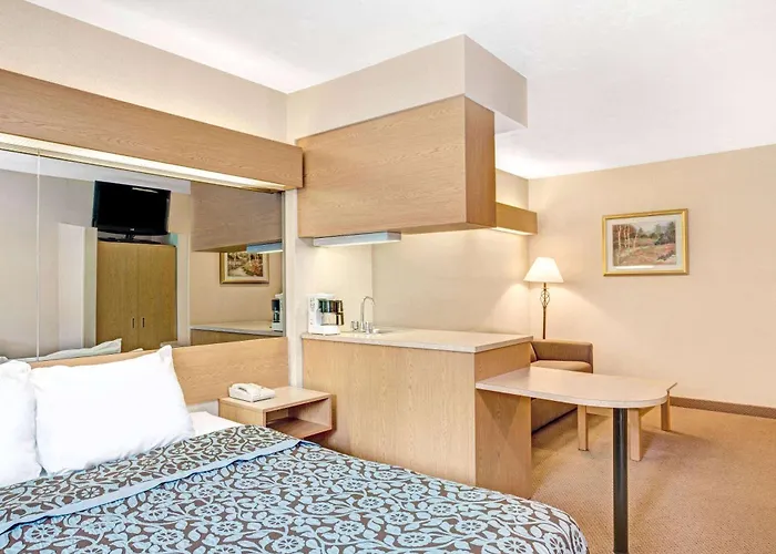 Days Inn By Wyndham Sturbridge