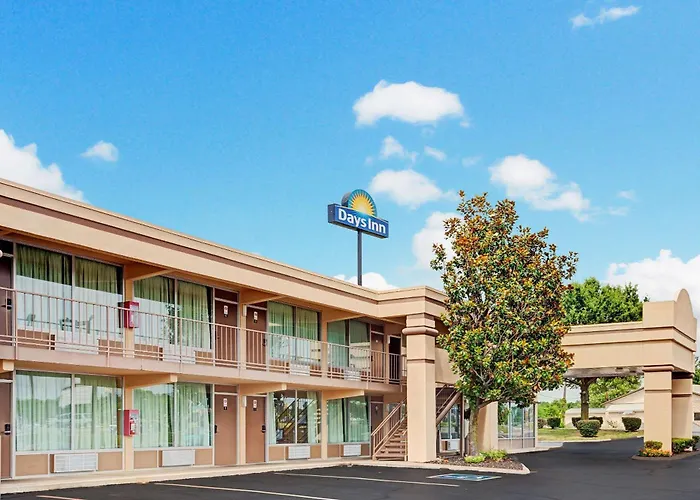 Days Inn By Wyndham Clarksville Tn