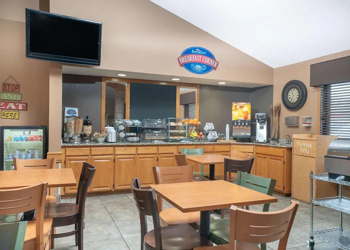 Baymont By Wyndham Lakeville