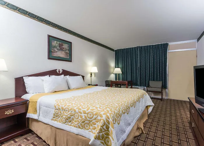 Days Inn By Wyndham Dickson