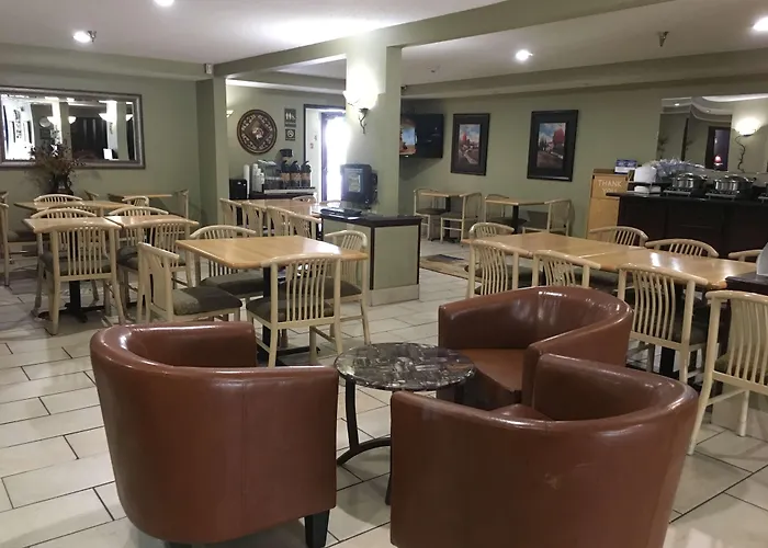 Comfort Inn & Suites Shakopee Downtown Area