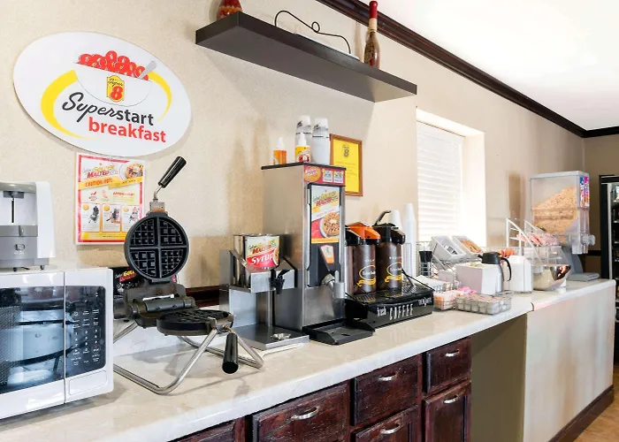 Super 8 Fenton