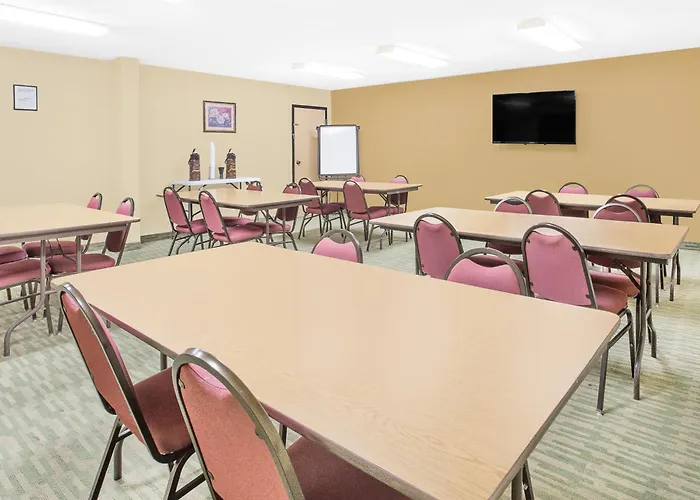 Super 8 By Wyndham Nixa/Springfield Area