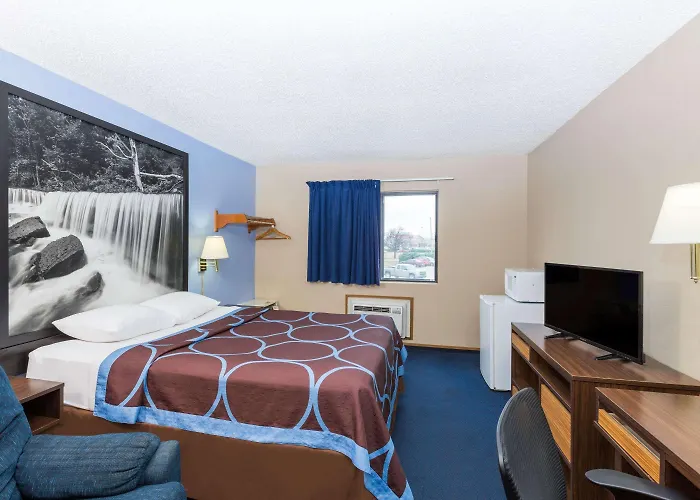 Super 8 By Wyndham Manhattan Ks