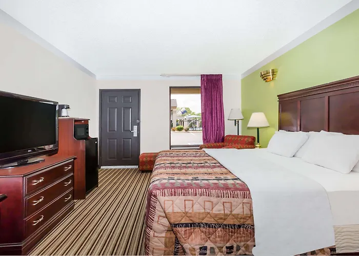 Days Inn - Oneonta