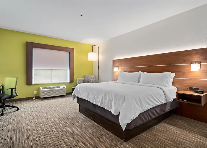 Holiday Inn Express & Suites Van Buren-Ft Smith Area