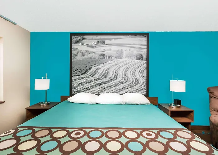 Super 8 By Wyndham Spencer