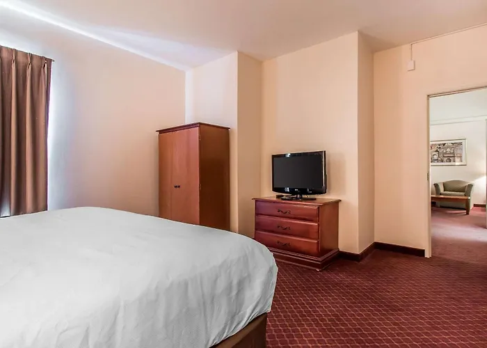 Quality Suites New Iberia