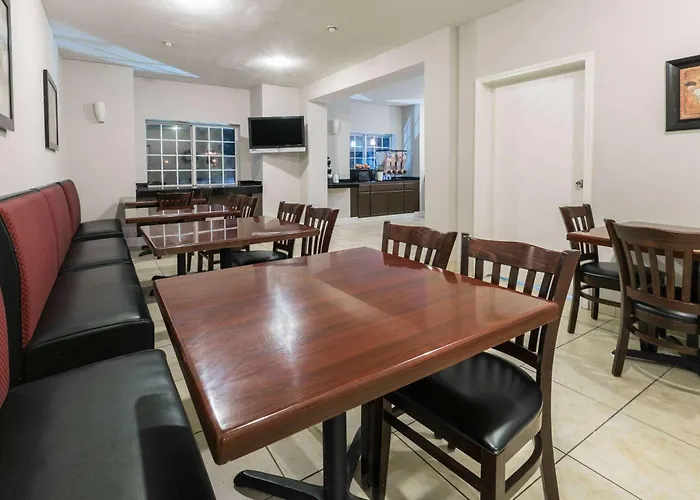 Microtel Inn And Suites Lafayette