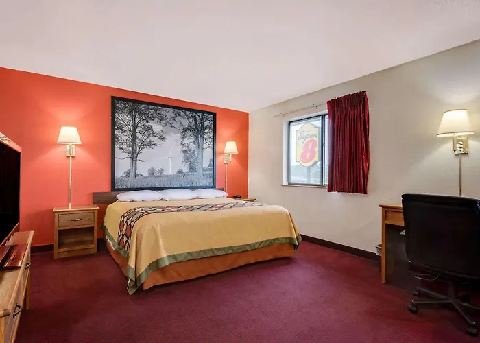 Hillside Inn & Suite