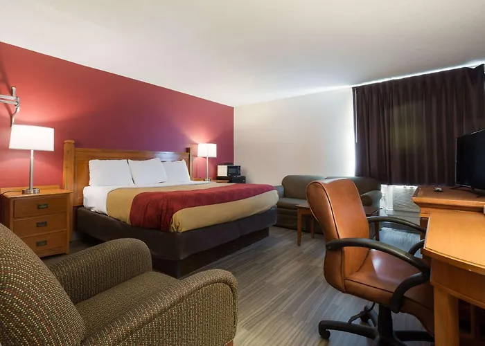 Econo Lodge Inn & Suites Escanaba North