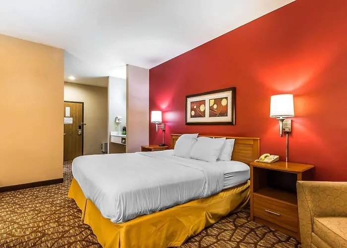 Quality Inn & Suites Chesterfield Village