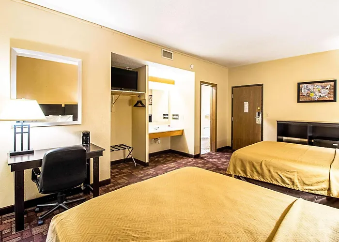 Econo Lodge Watertown