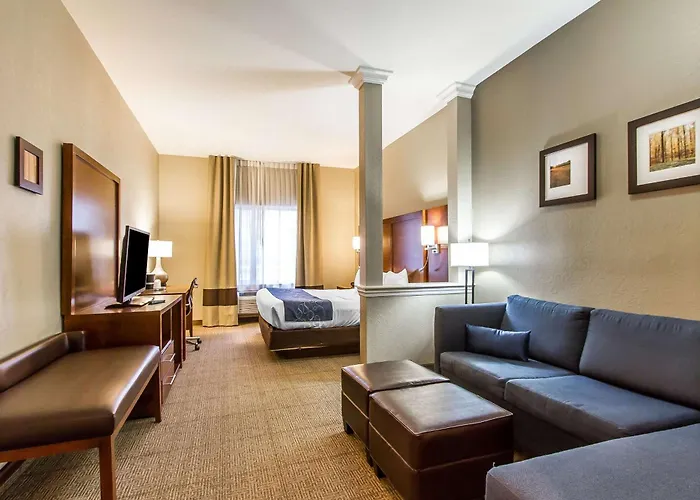 Comfort Suites Mattoon East