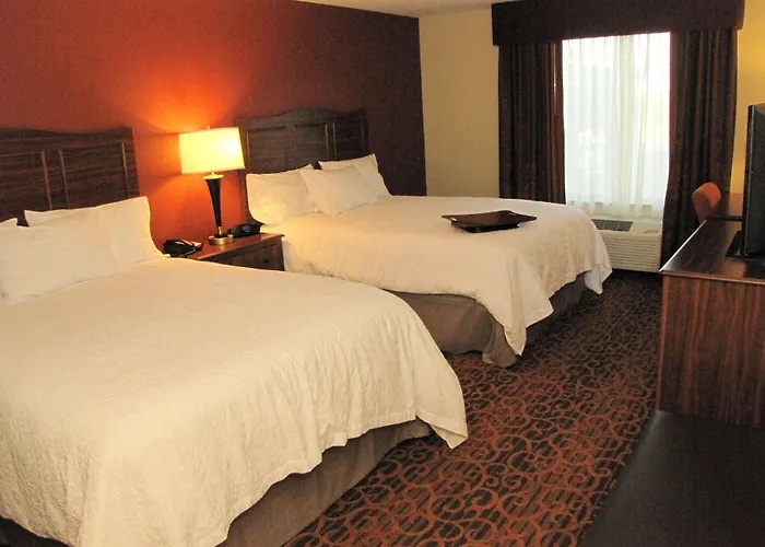 Hampton Inn & Suites Jamestown