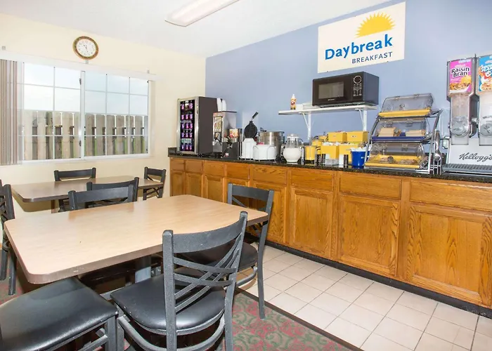 Days Inn By Wyndham Lexington Ne