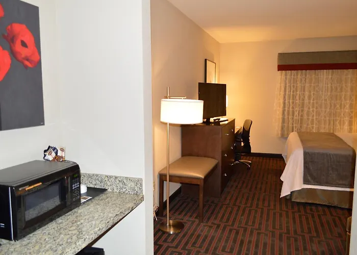 Best Western Plus Stevens County Inn