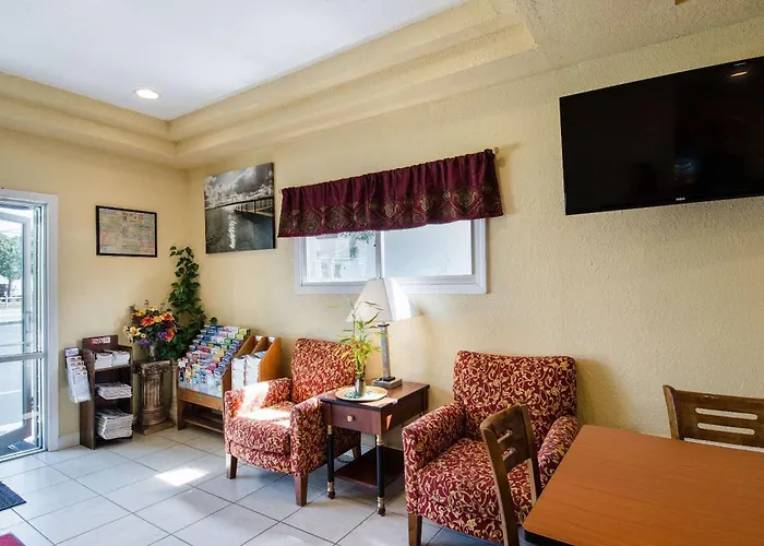 Econo Lodge West Yarmouth-Hyannis Cape Cod