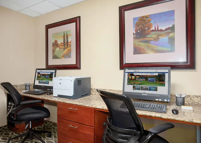 Hampton Inn & Suites Kansas City-Merriam