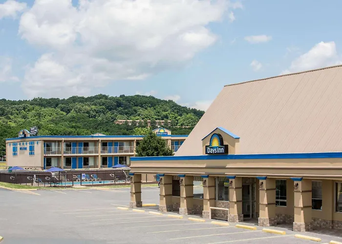Days Inn By Wyndham Staunton