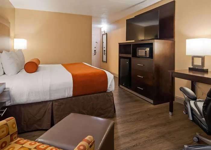 Best Western Crossroads Of The Bluffs