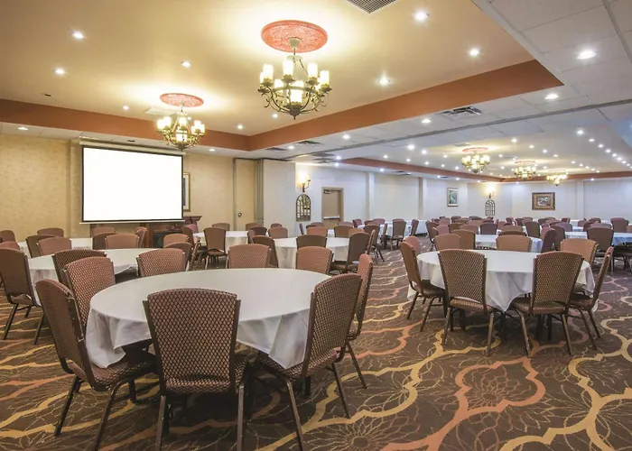 Mountain Valley Inn & Suites