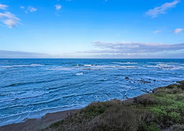 Clarion Inn Surfrider Resort