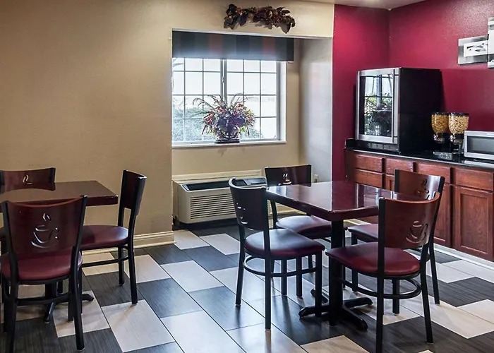 Econo Lodge Inn & Suites Natchitoches