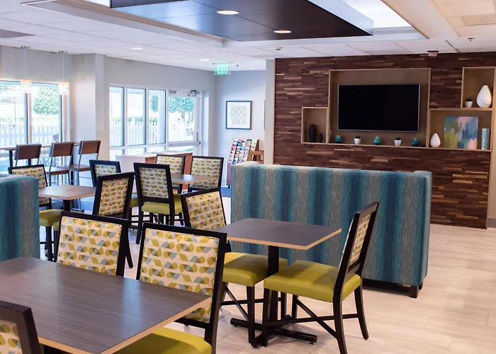 Holiday Inn Express Hotel & Suites Conover - Hickory Area By Ihg