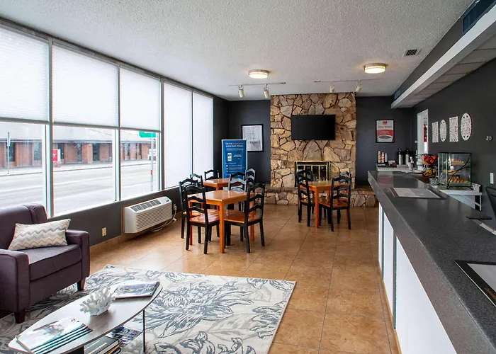 Econo Lodge Elko Downtown Area