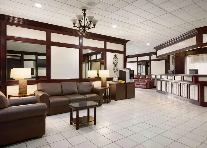 Travelodge By Wyndham Conference Centre & Suites Whitecourt