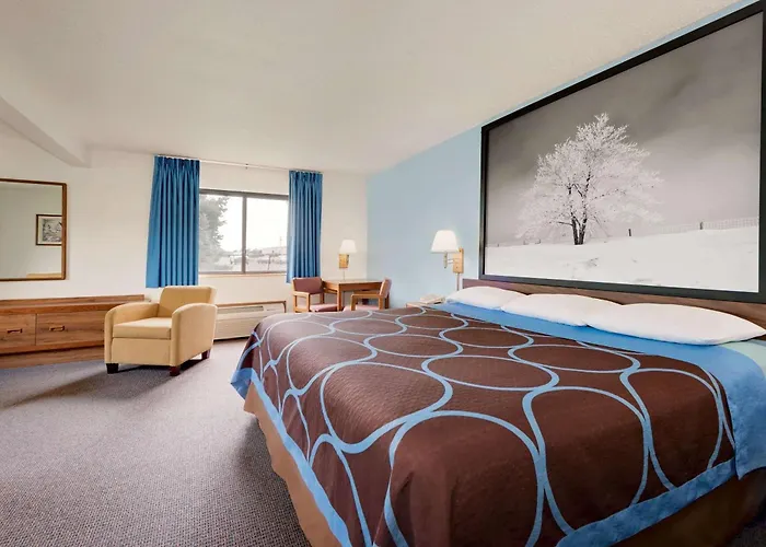 Super 8 By Wyndham Centerville