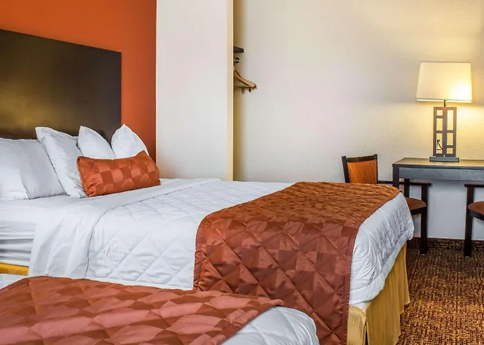 Rodeway Inn & Suites Near Okoboji Lake