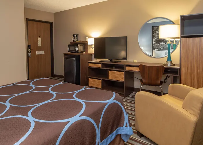 Super 8 By Wyndham Steubenville
