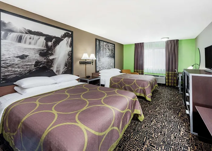 Super 8 By Wyndham Warrensburg