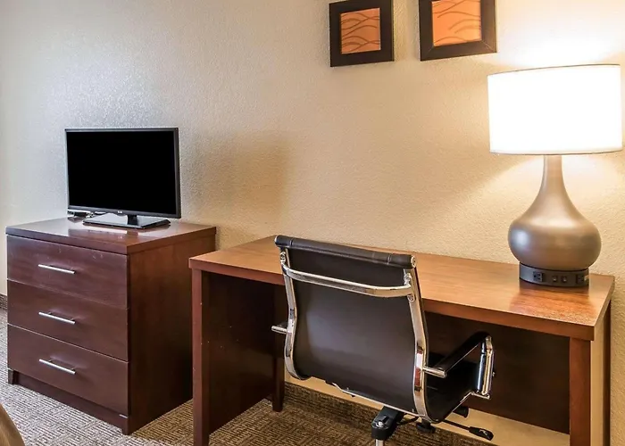 Quality Inn & Suites Bethany