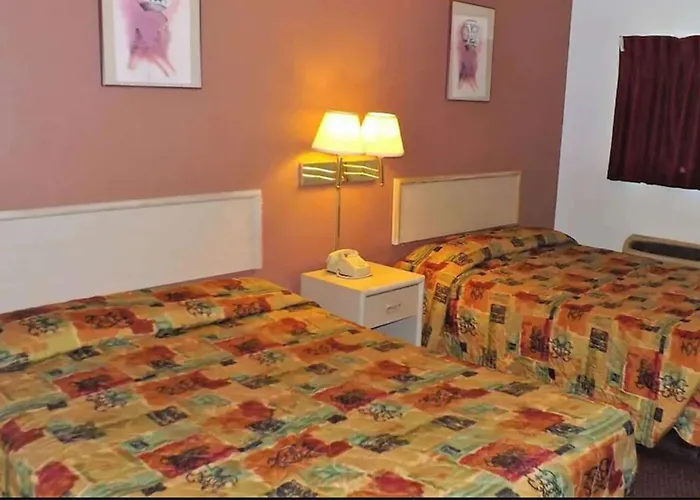 Travelodge By Wyndham Farmington