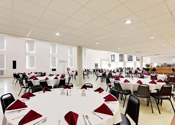 Ramada By Wyndham Richland Center