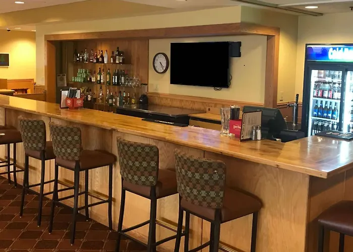 Days Inn & Suites By Wyndham Sutton Flatwoods