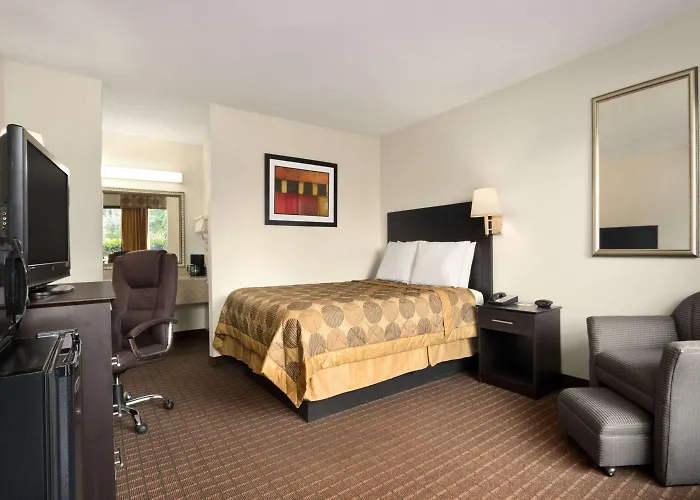 Days Inn By Wyndham Port Royal/Near Parris Island