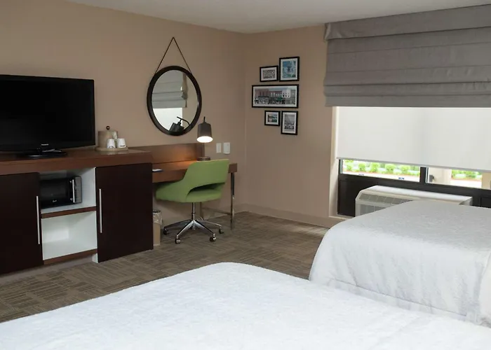 Hampton Inn Commerce/Novi